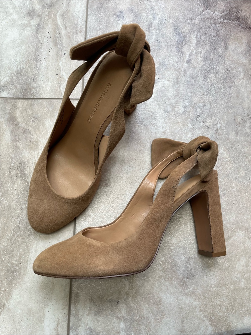 Banana Republic Tan Suede Tie-Ankle Block Heel Pump